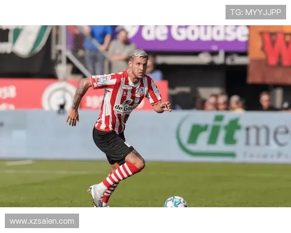 埃因霍温与阿尔克马尔激战在即谁将赢得这场荷甲巅峰对决